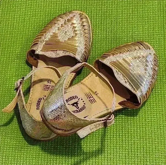 Rodeo Durango Women's Rose Gold flat with buckle strap sandals,  size 25 - Picture 6 of 14